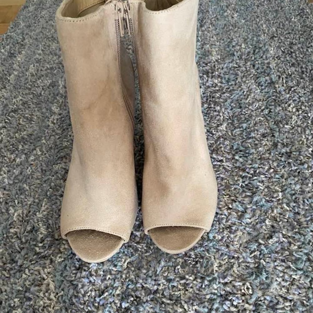 SALE !  3 for $10 Suede SHOES SIZE 7
